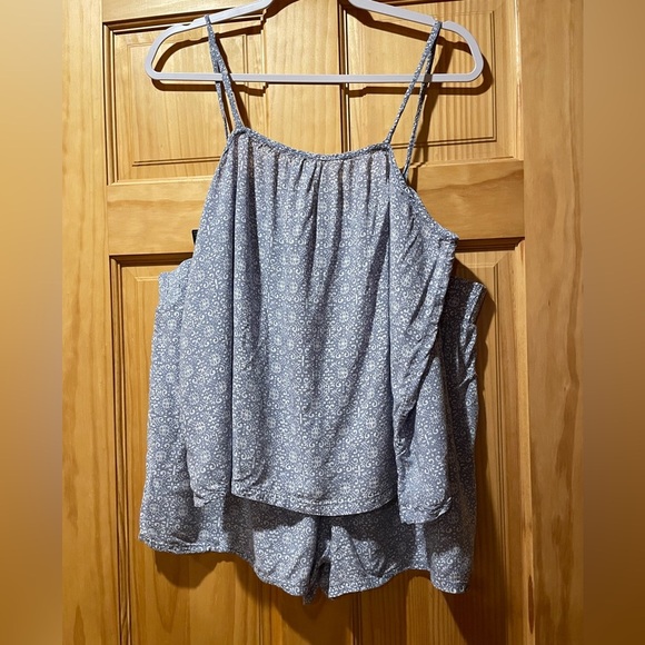 Wonderly Other - Wonderly two piece challis top and shorts NWOT XL